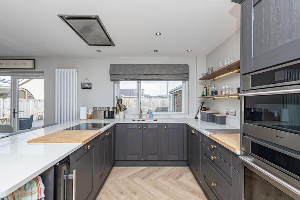 Tremadog Family-Friendly Retreat Between Beach & Mountains מראה חיצוני תמונה